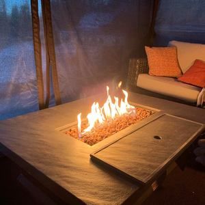 Meet your Posher, Elaine